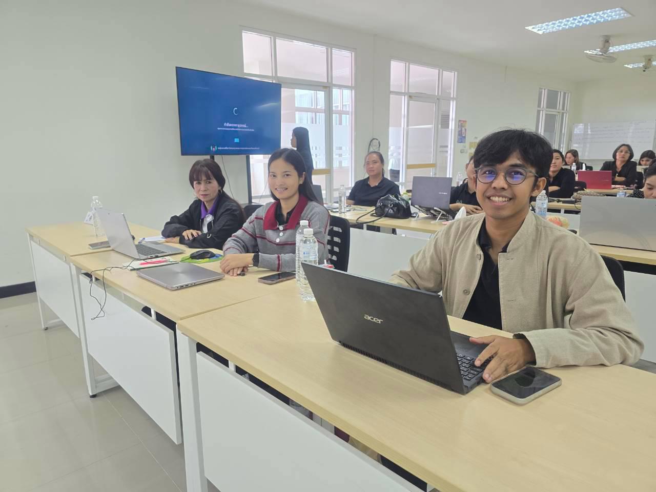 32. โครงการการผลิตสื่อการสอนด้วยนวัตกรรม AI ของครูเพื่อส่งเสริมความคิดสร้างสรรค์สำหรับผู้เรียนในยุคดิจิทัลตามบริบทของโรงเรียน ภายใต้โครงการพัฒนาคุณภาพการศึกษาและการพัฒนาท้องถิ่นโดยมีสถาบันอุดมศึกษาเป็นพี่เลี้ยงเครือข่ายเพื่อการพัฒนาอุดมศึกษา